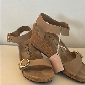 Papillio by Birkenstock Soley-Ring buckle in Euro size 41 Sandcastle Tan Suede